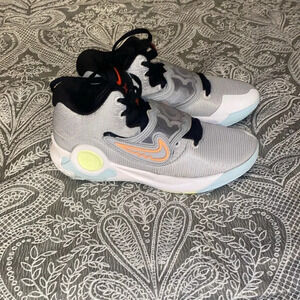 Men's KD Trey 5 X Basketball Sneakers
